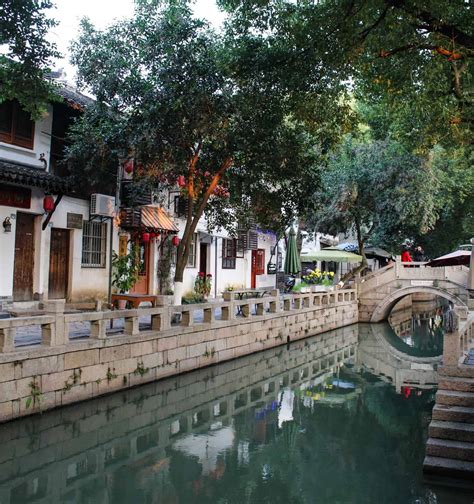 How to Visit Tongli Water Town - Getaway Compass