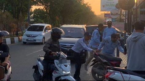 Bandel Parkir Di Badan Jalan Dishub Samarinda Bakal Tindak Tegas