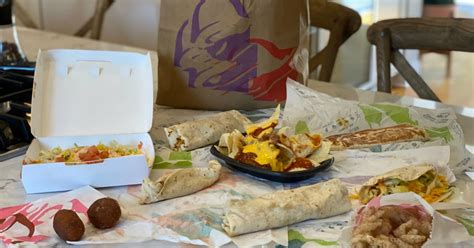 Order Everything on the Taco Bell Dollar Menu for Under $10 | Hip2Save