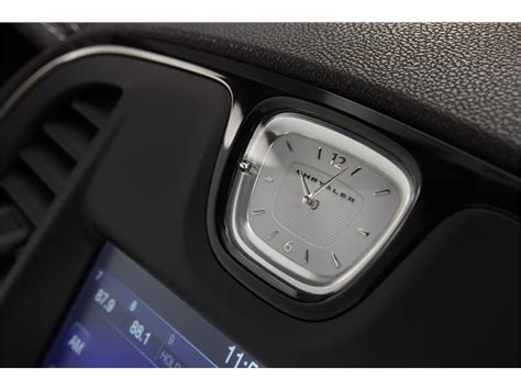 2023 Chrysler 300: 247 Interior Photos | U.S. News