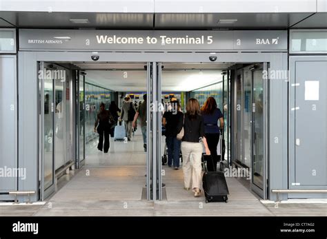 London Heathrow Terminal 5 Stock Photo - Alamy