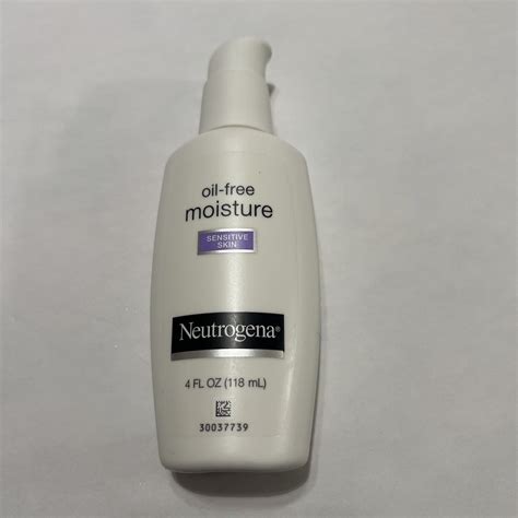 Neutrogena Oil Free Moisture Facial Moisturizer Sensitive Skin 4 Oz