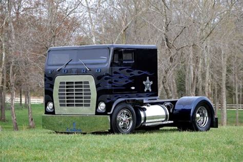 Ford W9000 Cabover Given The Hot Rod Treatment With Amazing Results