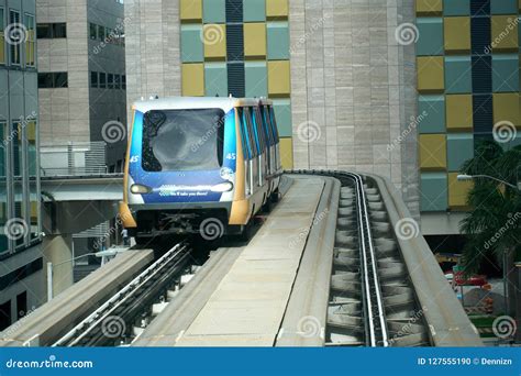 Metromover In Downtown Miami Editorial Image Image Of Scene Business 127555190