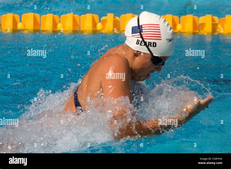 Amanda Beard Usa During The Womens 100m Breaststroke Heats 2004