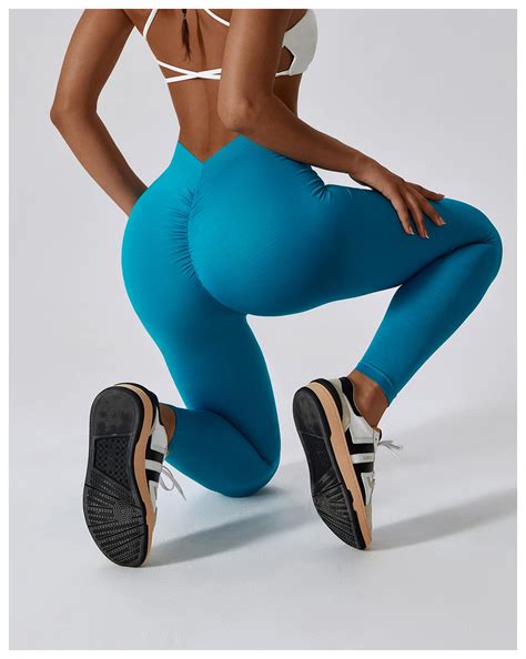 Seamless Scrunch V Back Leggings - Blue | Moon Wood