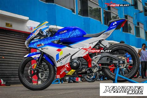 Modifikasi Striping Suzuki GSX R150 Mandalika Racing Team MOTOBLAST