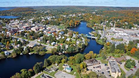 Downtown Huntsville - Discover Muskoka: Plan Your Trip