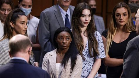 Simone Biles Aly Raisman Among 90 Larry Nassar Victims Suing Fbi For