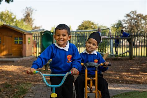 The School Day At Holy Trinity C Of E Primary Gravesend School