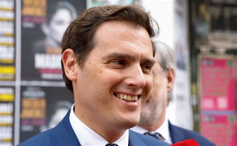 Albert Rivera pillado de vacaciones con la que podría ser su nueva