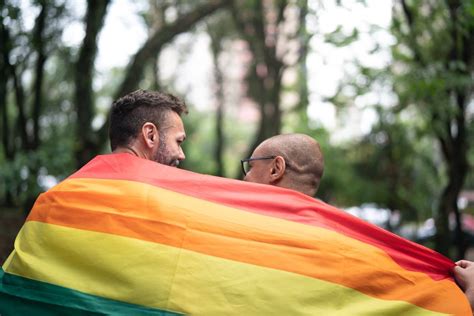 Campanha Ajuda A Viabilizar Casamento Coletivo LGBT