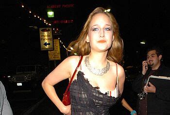 Leelee Sobieski Nude And Sexy Photos PlayCelebs Net