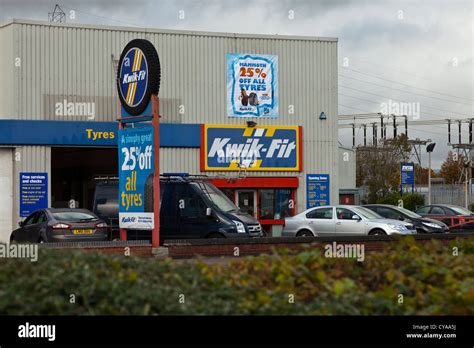 Kwik Fit Hi Res Stock Photography And Images Alamy