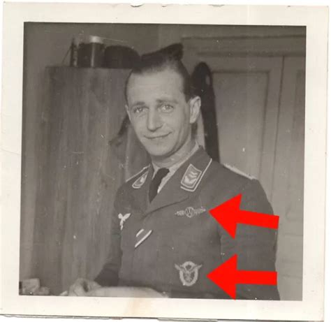 Deutsches Foto Portrait Wehrmacht Ww Unteroffizier Mit Abzeichen Eur