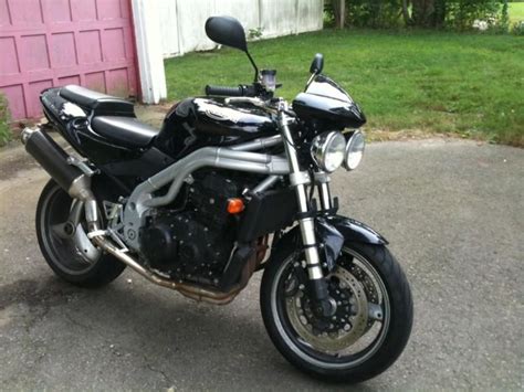 2003 Triumph speed triple for sale on 2040-motos