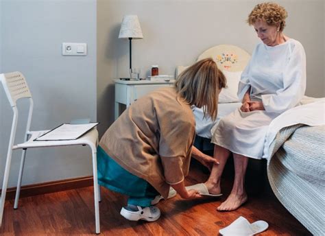 Cómo asegurar un ambiente seguro y cómodo para personas mayores en