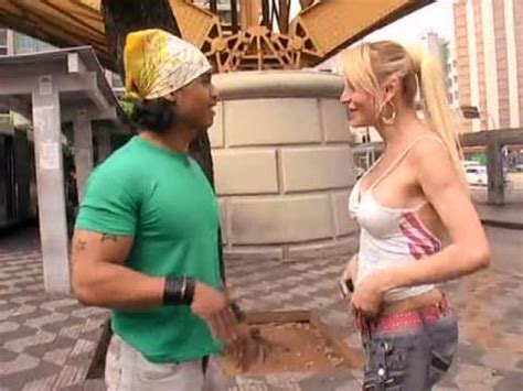Deseando Una Hermosa Latina Transexual Con Apetito