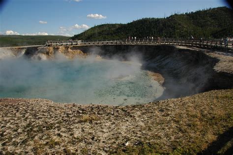 Excelsior Geyser 10 August 2011 01 James St John Flickr