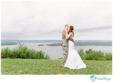 Katie + Brett | Lake Guntersville State Park Wedding | AL Weddings