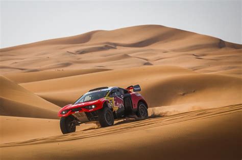 Loeb Vence Maratona Do Dakar Nos Carros Sainz Assume A Ponta Not Cia