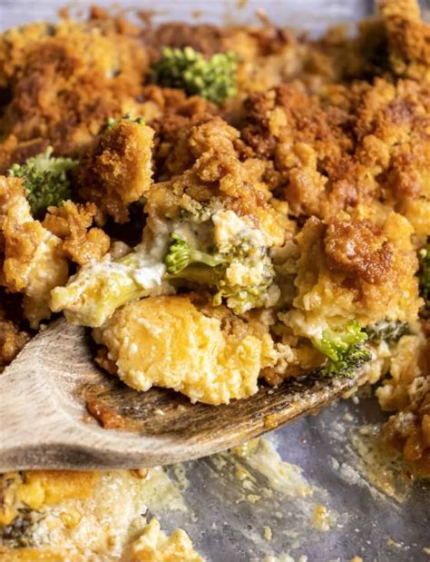 Broccoli Casserole With Ritz Crackers And Mayonnaise - RecipeMagik