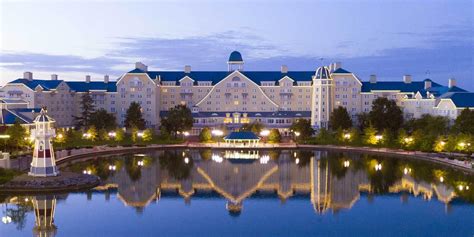 The best hotels in and around Disneyland Paris - 2025 edition.