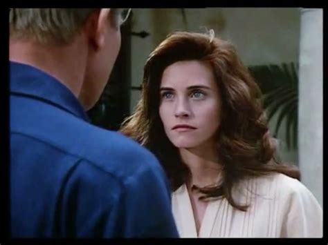 Screen Captures - 370 - Courteney Cox Online - Photo Gallery