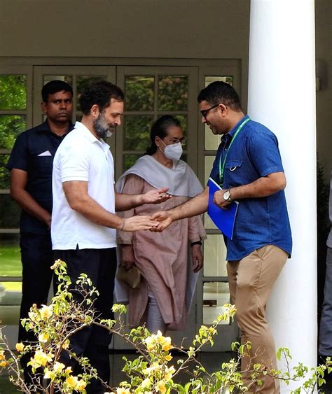 Free Photo Rahul Gandhi Vacates Official Bunglow On Tughlaq Lane