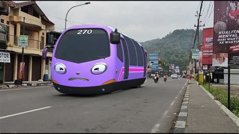 Amazing Bus Panjang Tiba Tiba Berubah Bentuk Jadi Kereta Api Ungu Dan