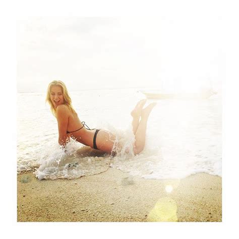 Trenduri Pe Instagram Naked Bikini