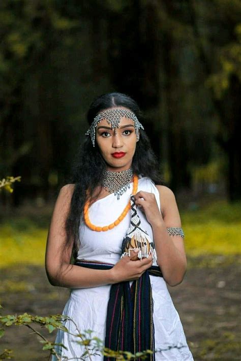 Hararge Oromo Cultural Dress And Accessories In Ethiopia