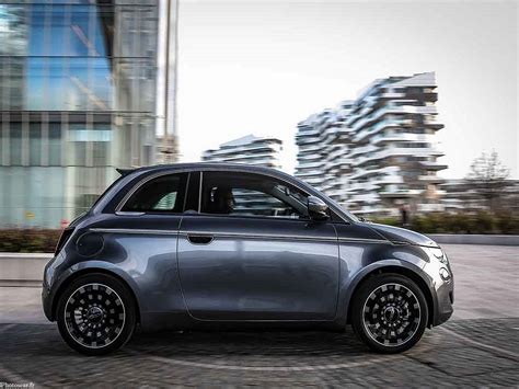 Fiat 500 La Prima 2021 Première Voiture Entièrement électrique De Fca