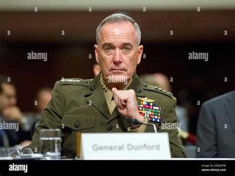 General Joseph F Dunford Hi Res Stock Photography And Images Alamy