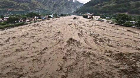 Himachal Pradesh क Kullu म फट Malana Dam Ghar ह Flood Mai Chla