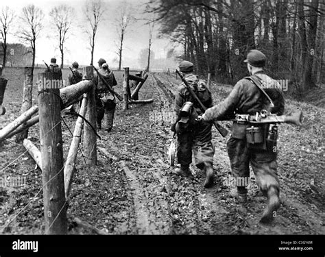 German Infantry On The Western Front In Germany 1945 Stock Photo Alamy