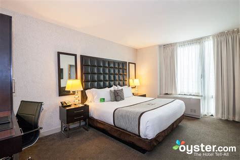 Distrikt Hotel New York City Review: What To REALLY Expect If You Stay