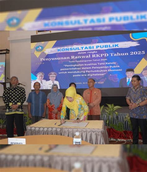 KEPALA BAPPEDA PROV KEPRI MENGHADIRI ACARA KONSULTASI PUBLIK