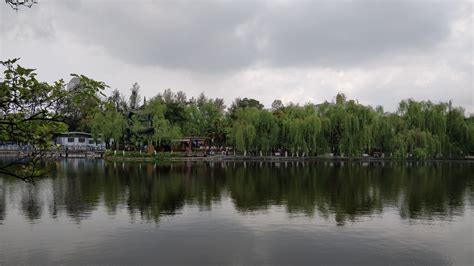 Green Lake Park and Yunnan University : Kunming China | Visions of Travel