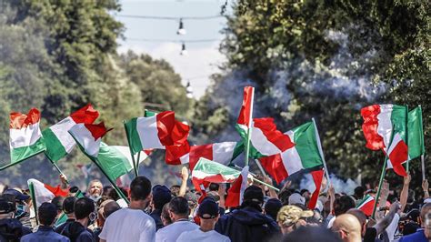 Gianrico Carofiglio Sul Giornalista Aggredito Da Casapound A Torino