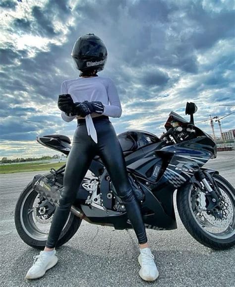 La Sincron A Irresistible Supermotos Y Chicas Hermosas En Una Sola Imagen Hot News Today