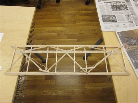 Make Nyc 17 Balsa Bridges Balsa Bridge Building At Make Ny Flickr