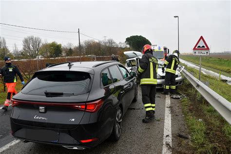 Violento Scontro Fra Due Auto A Piangipane Foto Massimo Argnani