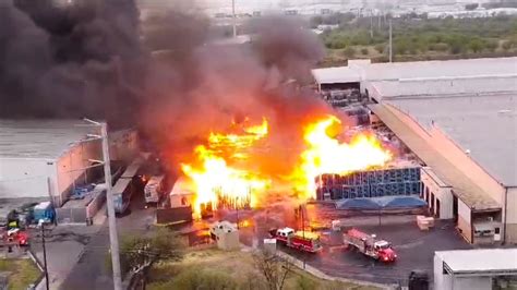 Incendio Consume Empresa Refresquera En Parque Industrial Monterrey N