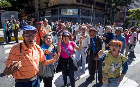 Ancianos Protestan En Venezuela Para Exigir El Pago De Su Pensi N El