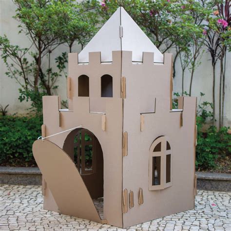 Castelo de papelão para entrar e se divertir Mobri