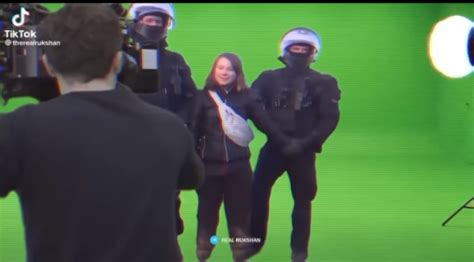 Vse Je Film Green Screen Vse Je Fake