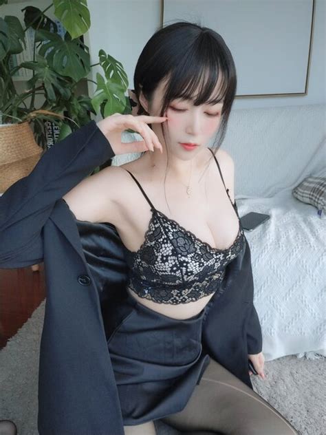 Baiyin811 白银81 西服自摄 Baiyin811 白银81 西服自摄 37 Porn Pic