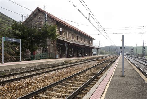 Ferrocarril Gijón León estación de Busdongo Leica Q Sum Flickr