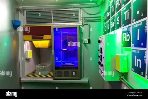 Radioactive Lab Hi Res Stock Photography And Images Alamy